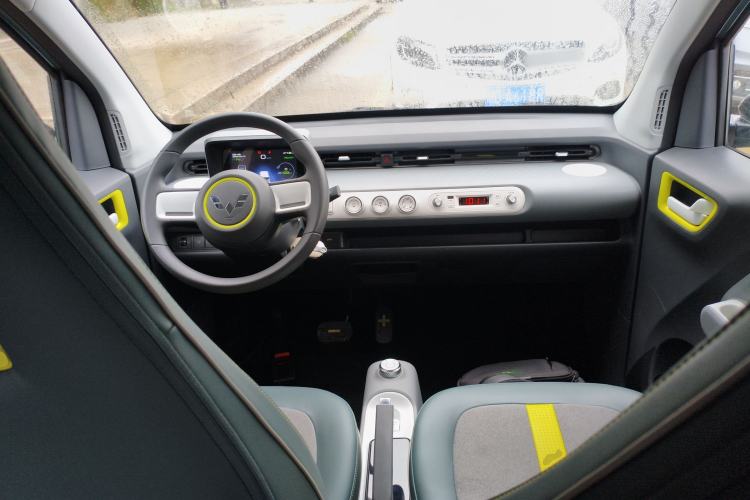 Used Wuling Hongguang MINIEV 2022 GAMEBOY 200km Gaming Edition with Lithium Iron Phosphate Center Console