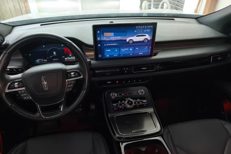 Used Lincoln Nautilus 2021 2.0T Four-Wheel Drive Luxury Edition Center Console