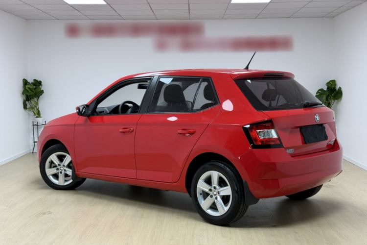 Used Skoda Fabia 2016 1.4L Automatic Car Enjoy Edition Exterior 2