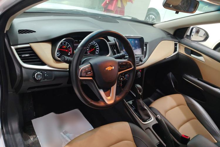 Used Chevrolet Monza 2022 320 Automatic Enjoyment Sunroof Version Center Console