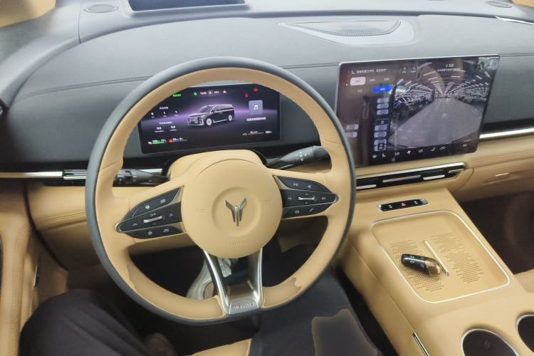 Used VOYAH Dream 2025 PHEV Four-Wheel Drive Excellence Qiankun Edition