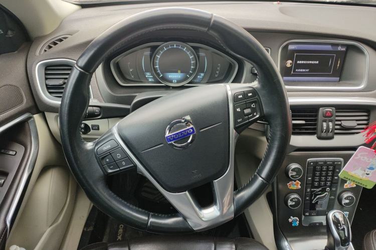 Used Volvo V40 2014 2.0T Zhiya Edition