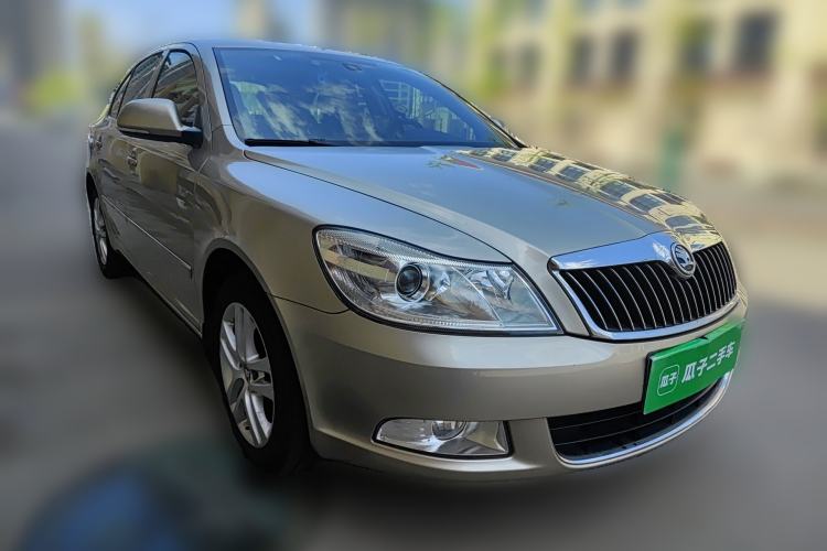 Used Skoda Octavia 2014 1.6L Automatic Yijun Edition Front Right 45 Deg