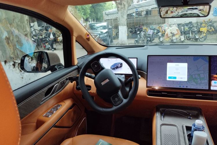 Used Wey Gaoshan 2025 Four-Wheel Drive Alpine 8 Steering Wheel