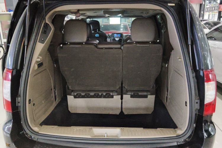 Used Chrysler Grand Voyager 2014 3.6L Comfort Edition Trunk