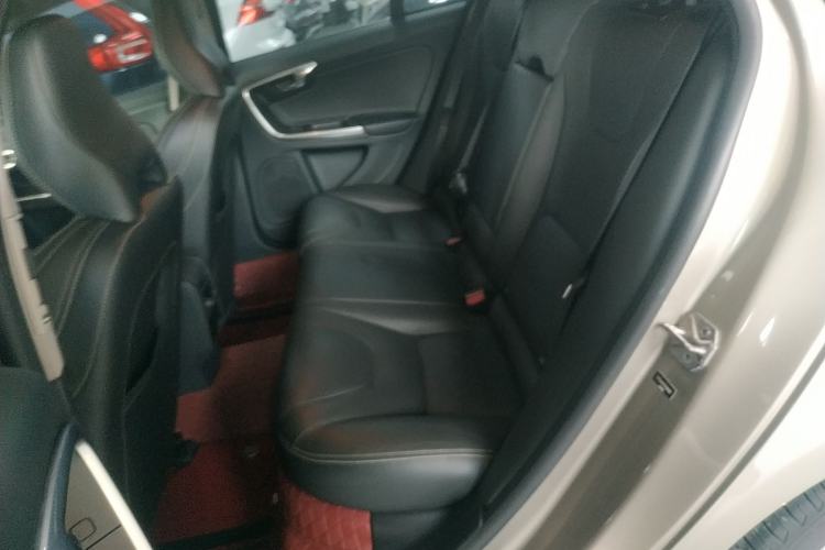 Used Volvo V60 2015 T5 Zhiya Edition
