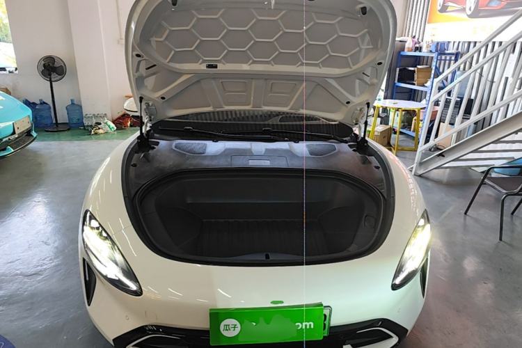 Used Xiaomi Auto SU7 2024 Four-Wheel Drive Ultra-Long Range Advanced Intelligent Driving Max Edition
