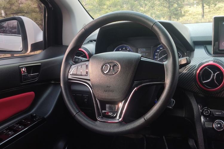 Used BAIC Senova X25 2015 1.5L manual Comfort trim level