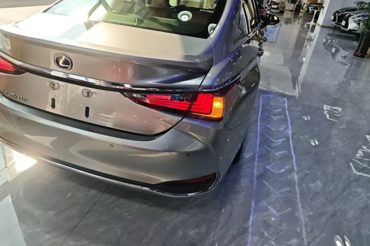 Used Lexus ES 2022 300h Excellence Edition