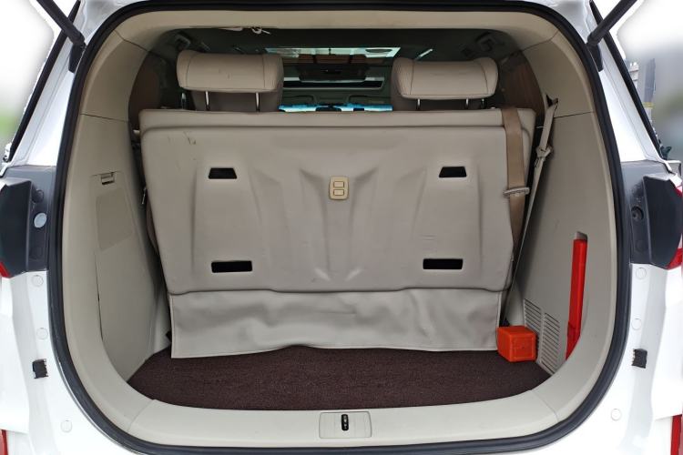 Used Buick GL8 2018 ES 28T Comfort Model China VI Standard Trunk