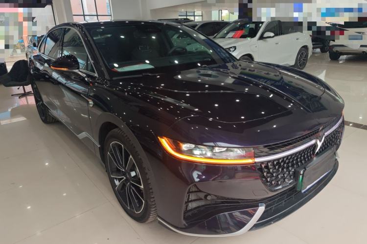 Used VOYAH PASSION 2024 PHEV Four-Wheel Drive Ultra-Long Range Flagship Model Front Right 45 Deg