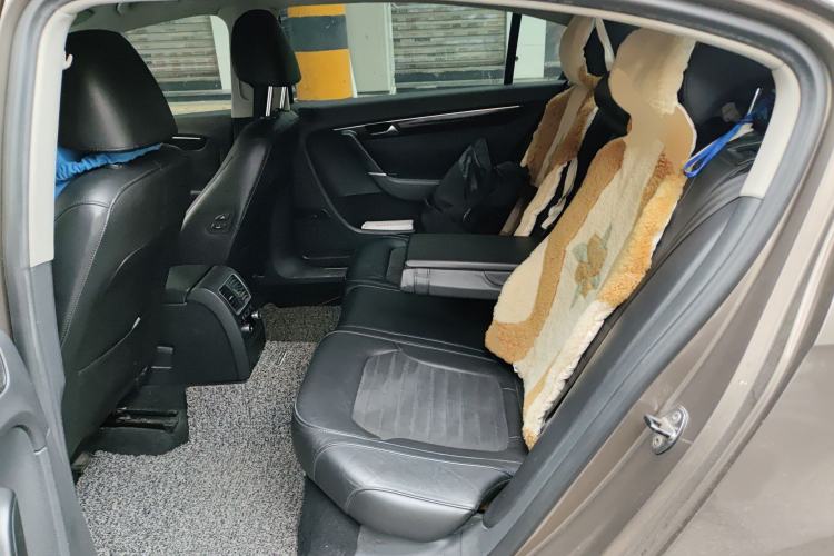 Used Volkswagen Magotan 2012 Facelift 2.0 TSI Prestige Model
