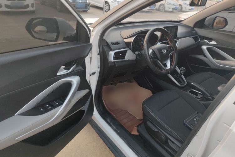 Used Baojun 510 2019 1.5L Manual Enjoyment Model 77kW China VI Emission Standard
