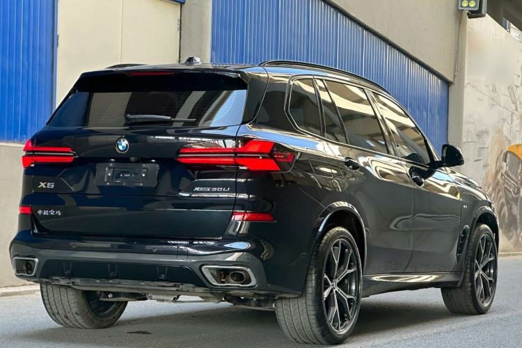 Used BMW X5 2025 Model, xDrive 30Li Prestige M Sport Night Package Exterior 2