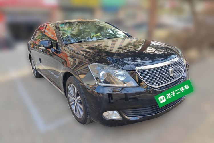 Used Toyota Crown 2010 2.5L Royal Leather Sunroof Navigation Edition Front Right 45 Deg