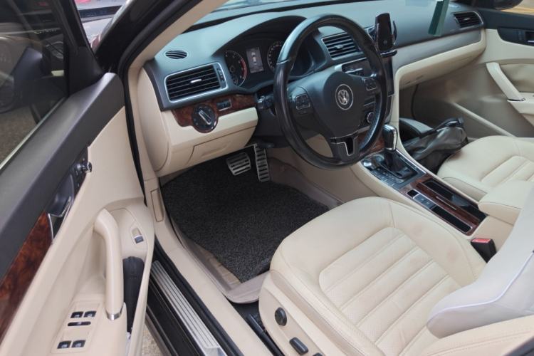 Used Volkswagen Passat 2013 1.8TSI DSG Prestige Edition Driver Seat