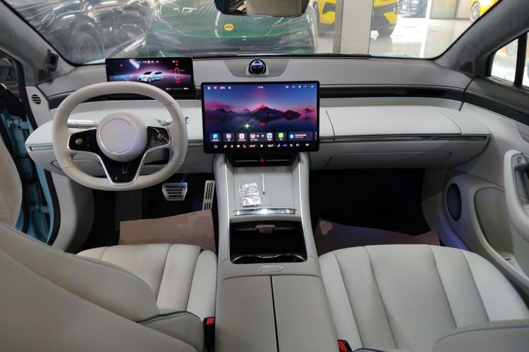 Used Hima Luxeed S7 2025 785 km Ultra