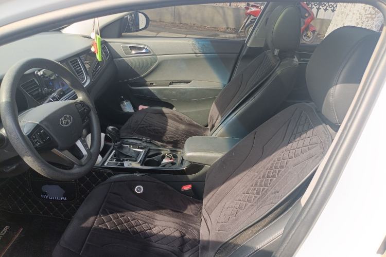 Used Hyundai Mistra 2014 1.8L Automatic Smart GLS
