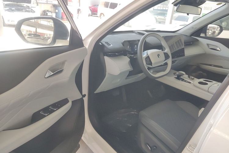 Used Changan UNI-Z New Energy 2024 Blue Whale Smart Electric iDD 125km Beyond Edition
