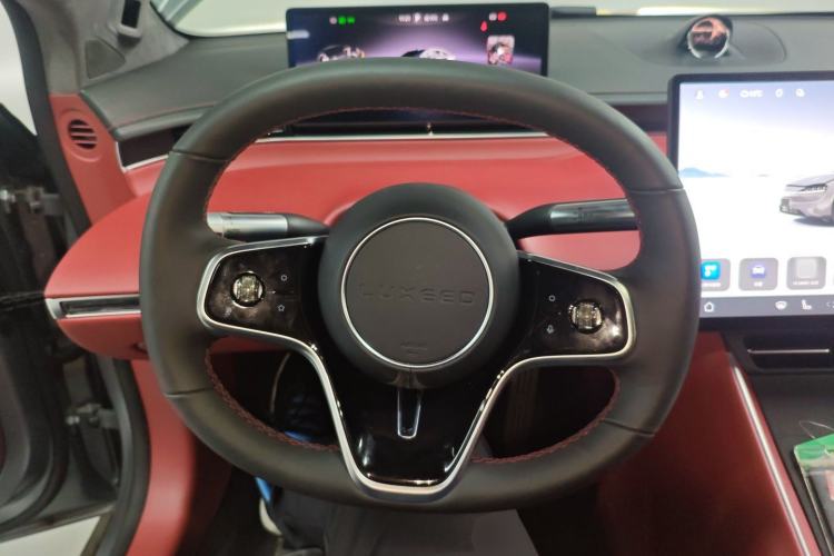 Used Hima Luxeed S7 2025 785 km Ultra