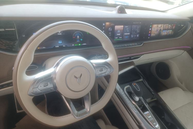 Used VOYAH FREE 2021 Four-Wheel Drive Extended-Range First Edition Commemorative Edition Exclusive Luxury Package Center Console