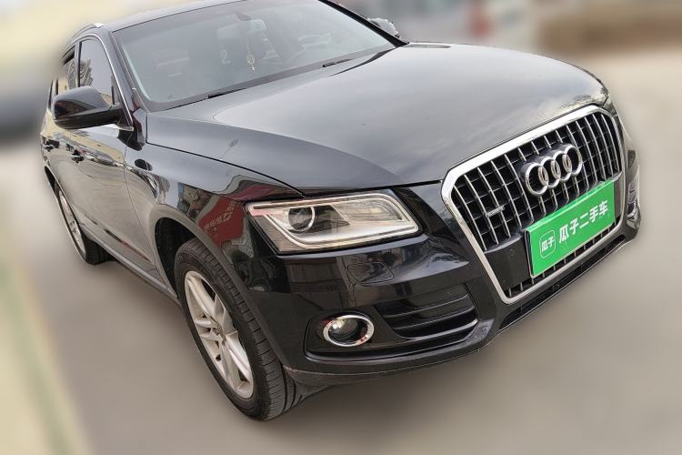 Used Audi Q5 2015 40 TFSI Technology Edition Front Right 45 Deg