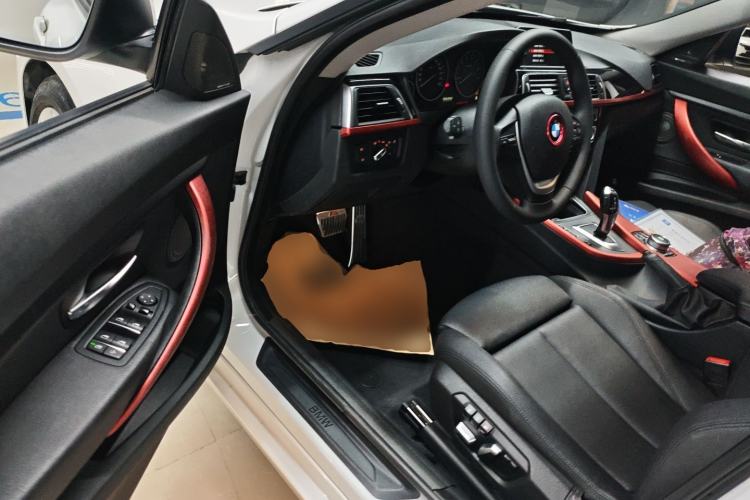 Used BMW 3 Series GT 2019 320i Sport Edition Driver Seat