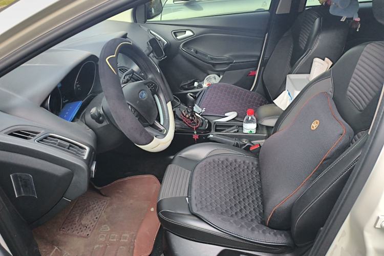 Used Ford Focus 2018 Sedan Classic 1.6L Manual Fashion Edition SmartDrive Version