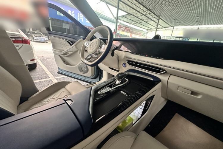 Used VOYAH FREE 2021 Four-Wheel Drive Standard All-Electric Exclusive Luxury Package
