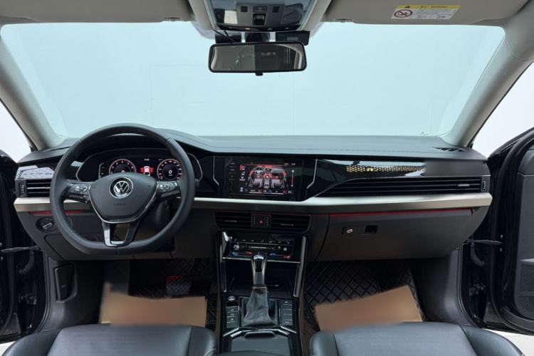 Used Volkswagen Passat 2020 Facelift 330TSI Elite Edition China VI Standard
