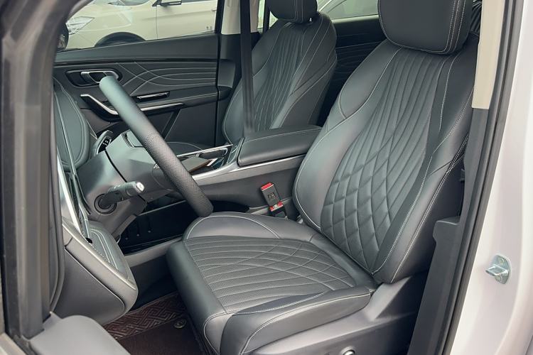 Used SAIC MAXUS G90 2022 2.0T Starry Seven-Seater