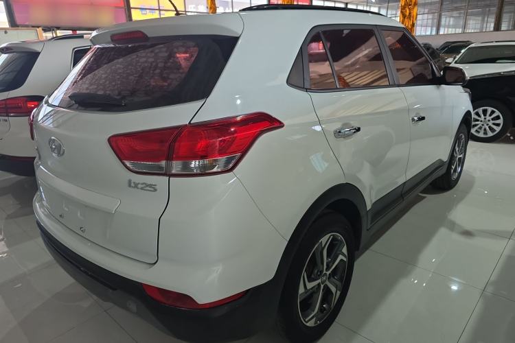 Used Hyundai ix25 2017 1.6L Automatic Smart Version Rear Right 45 Deg