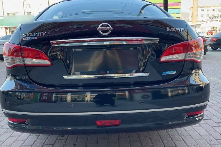 Used Nissan Sylphy 2016 Classic 1.6XE Manual Leading Edition Exterior 4