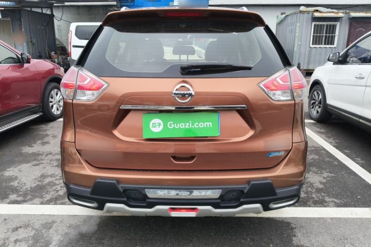 Used Nissan X-Trail 2014 2.5L CVT Leading Edition 4WD
