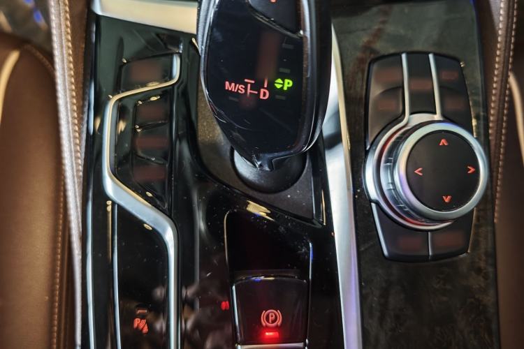 Used BMW 5 Series 2022 Restyled 525Li Luxury Package Gear Lever