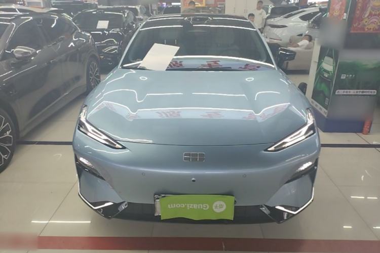 Used Geely Galaxy E8 2025 620 km All-Wheel Drive Starship LiDAR-Enabled Intelligent Driving Version
