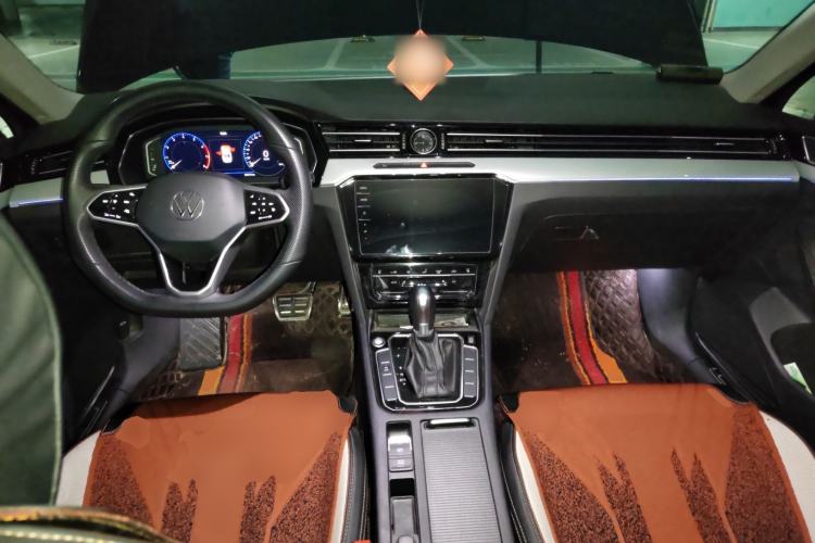 Used Volkswagen Magotan 2023 2 Million Units Commemorative Edition 330TSI DSG Luxury Version Center Console