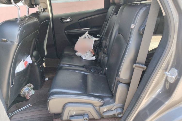 Used Dodge Journey 2013 2.4L Two-Wheel Drive Luxury Version