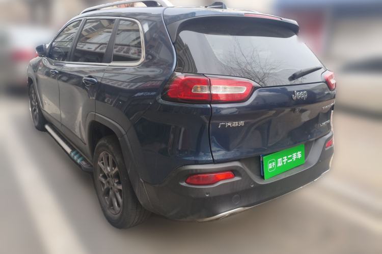 Used Jeep Cherokee 2020 2.0L Two-Wheel Drive Classic Sports Edition Rear Left 45 Deg