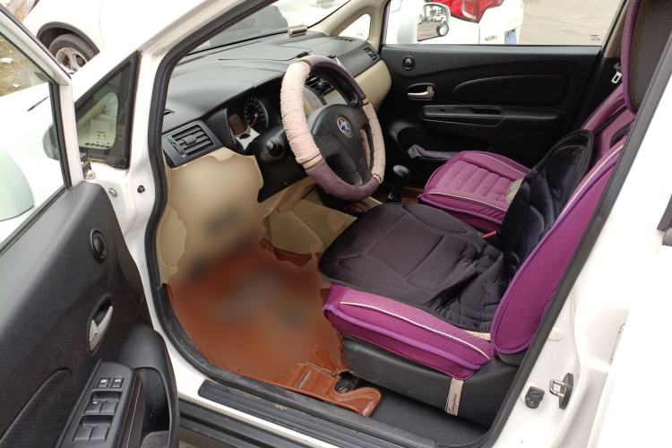 Used Venucia R50 2012 1.6L Manual Comfort Edition
