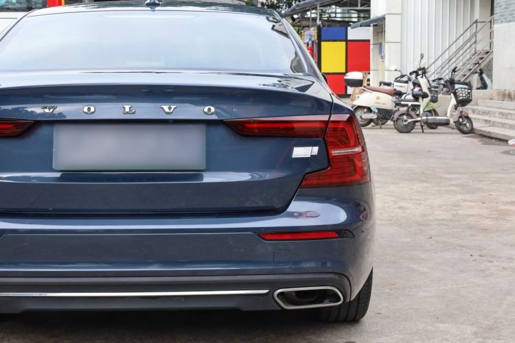 Used Volvo S60 New Energy 2021 T8 E-Drive Hybrid Four-Wheel Drive Smart Luxury Edition
