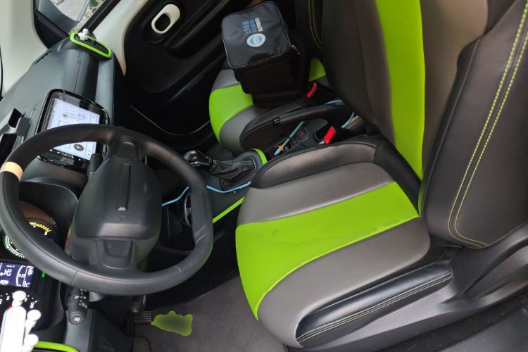 Used Roewe Clever 2021 302 km New Four-Seater Super-Efficient Version