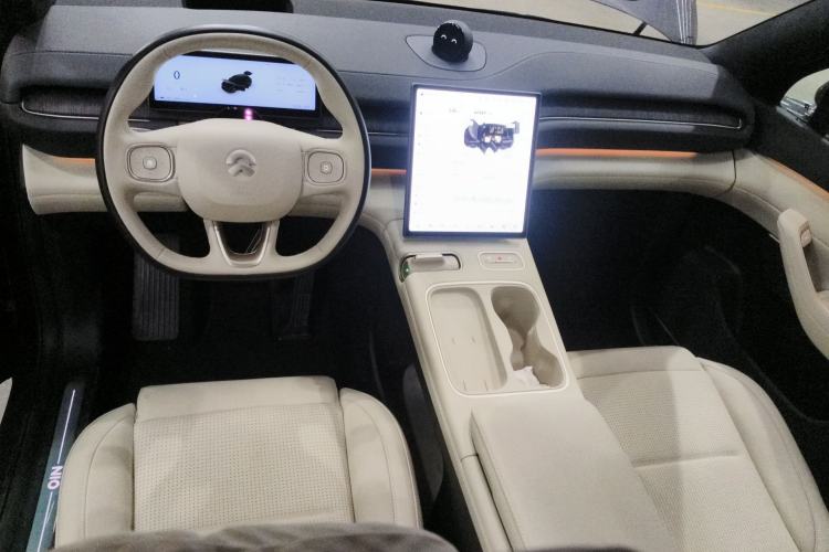 Used Nio ES6 2024 75 kWh Center Console