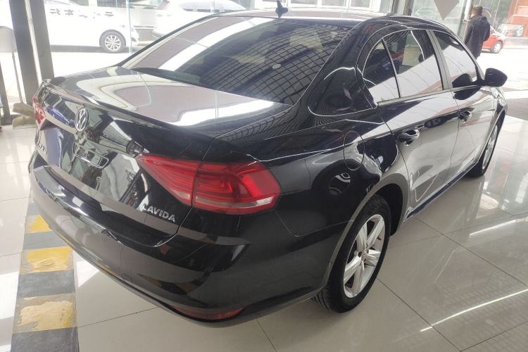 Used Volkswagen Lavida 2017 1.6L Automatic Fashion Edition
