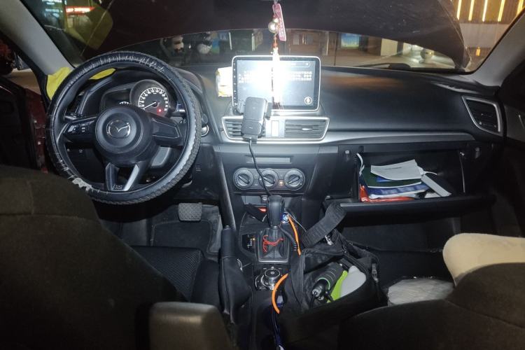 Used Mazda 3 Axela 2017 Hatchback 1.5L Automatic Comfort Model Emission Standard China V
