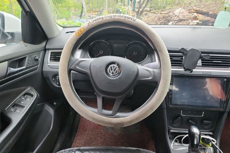 Used Volkswagen Bora 2017 1.6L Automatic Fashion Model Steering Wheel