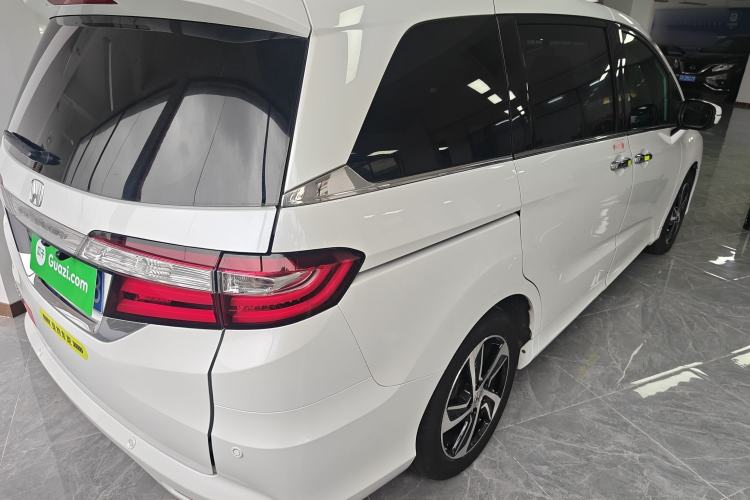 Used Honda Odyssey 2015 2.4L Smart Edition Rear Right 45 Deg