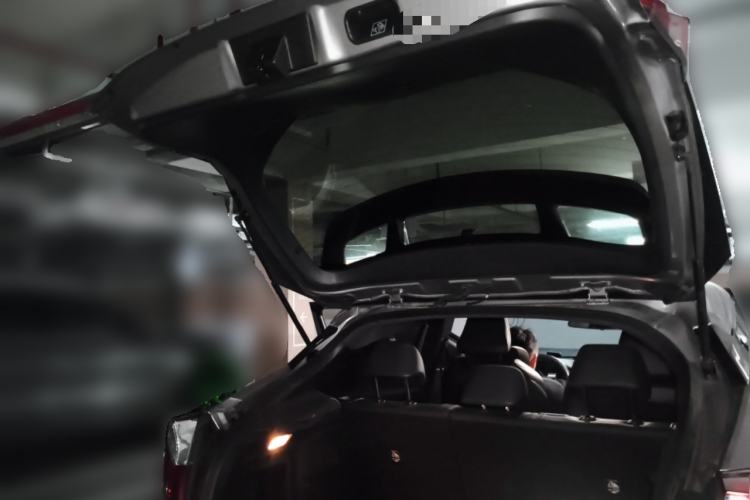 Used Toyota IZOA 2018 2.0L Yichi Version China VI Standard Trunk