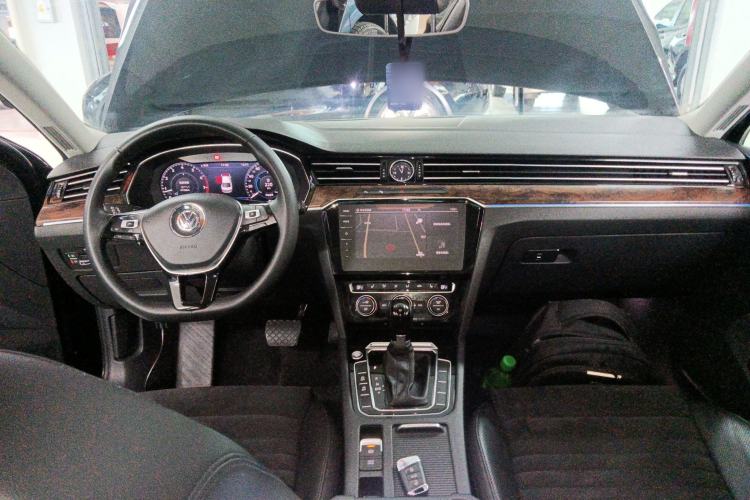 Used Volkswagen Magotan 2018 380TSI DSG Prestige Model Center Console