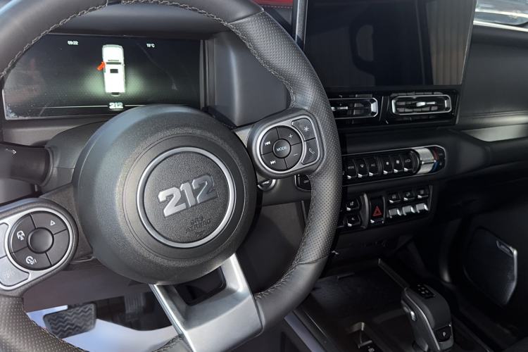 Used 212 T01 2024 2.0T Explorer